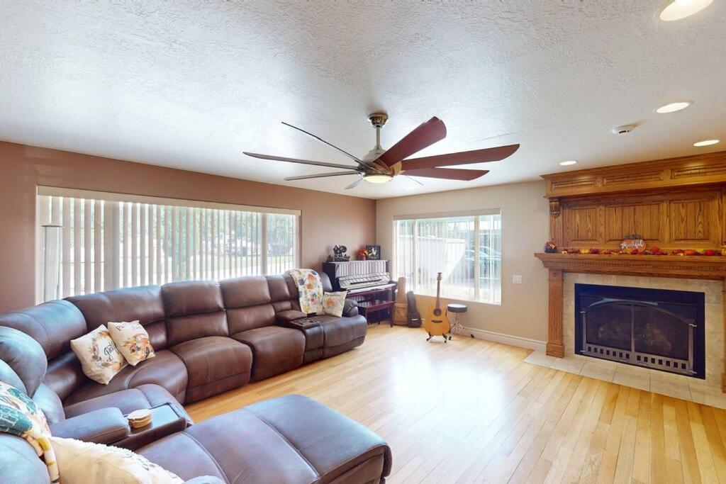 Tacit Shadow Resort Shangri-La King Suite, Gym, Coffee Bar, Hot-Tub, Free Laundry, Food Available Parowan Exterior foto