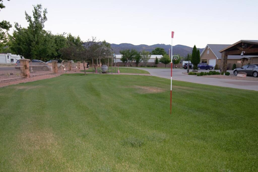 Tacit Shadow Resort Shangri-La King Suite, Gym, Coffee Bar, Hot-Tub, Free Laundry, Food Available Parowan Exterior foto