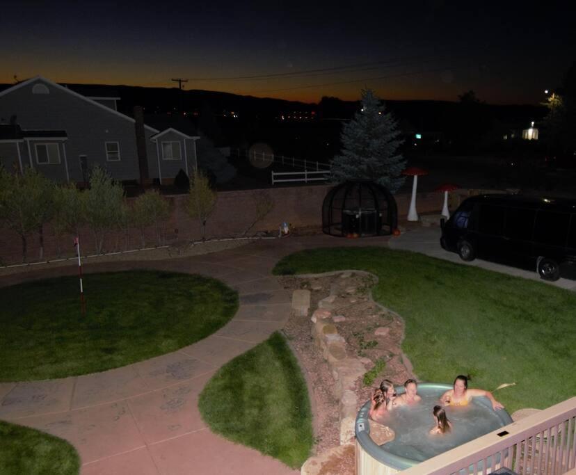 Tacit Shadow Resort Shangri-La King Suite, Gym, Coffee Bar, Hot-Tub, Free Laundry, Food Available Parowan Exterior foto